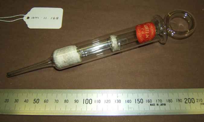 All glass syringe with glass plunger